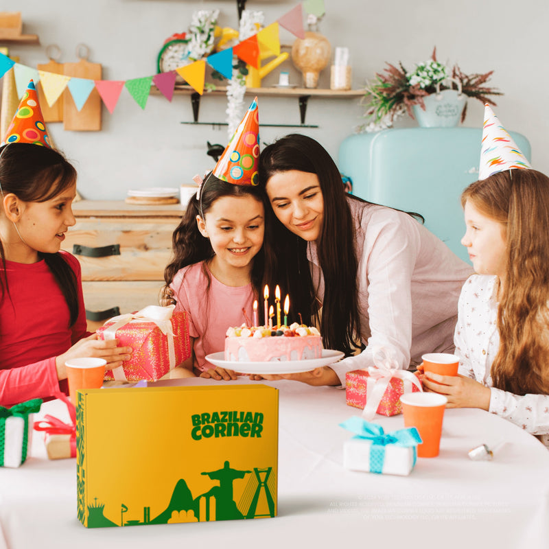 CAIXA DE PRESENTE DE DOCES VARIEDADE PACOTE DE 50 CONTAGENS