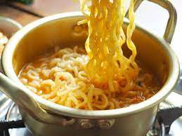 Nissin Lamen Instant Noodle Bean soup 2.64Oz | Miojo Macarrão Instantâneo Sabor Caldinho de Feijão 85g